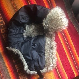 Winter hat w ear flaps